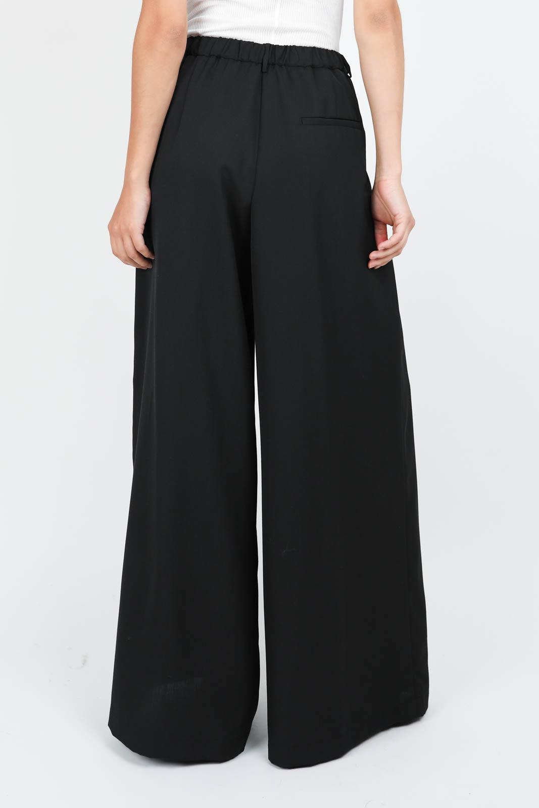 Pants with wide leg in black