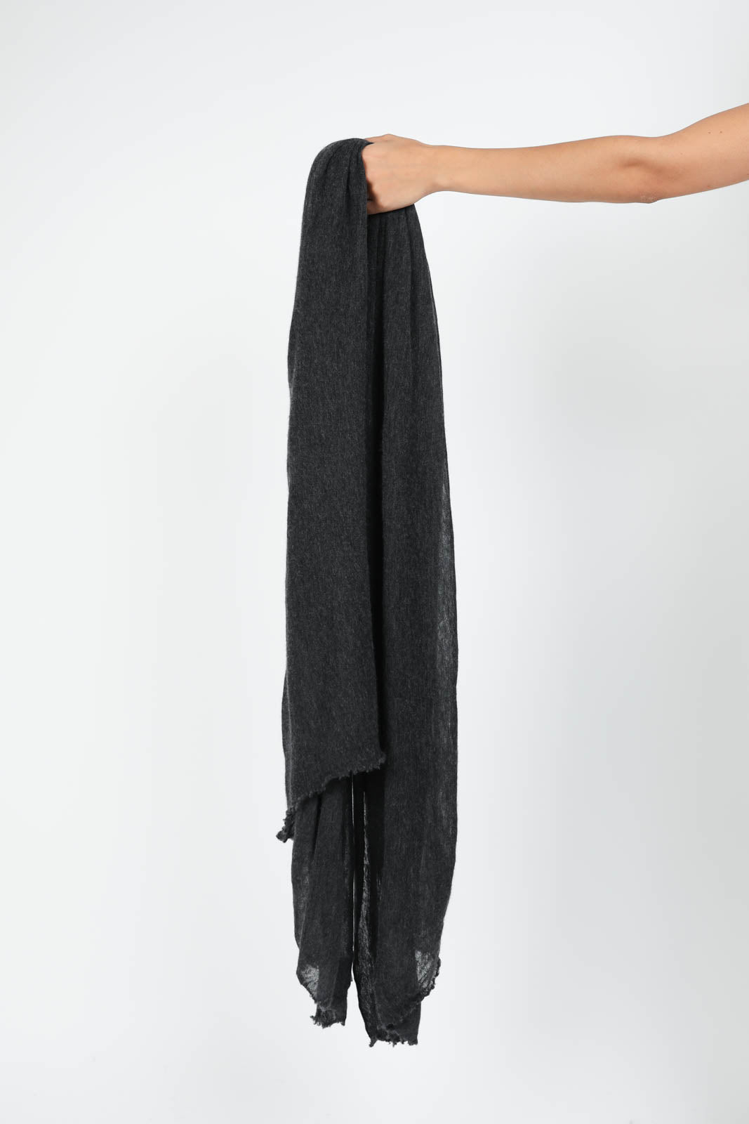 Scarf Zephyr in Anthracite