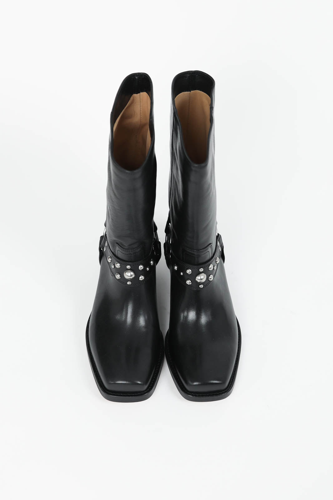 Antya boots in black