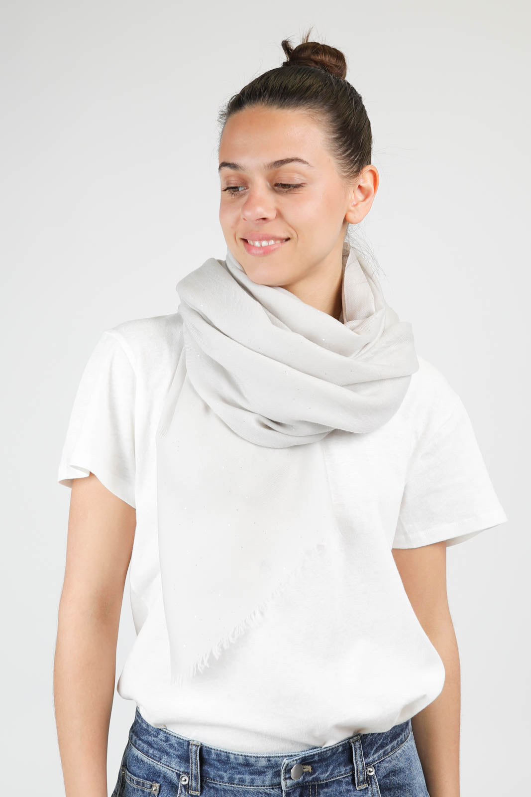 Raissa scarf in gray