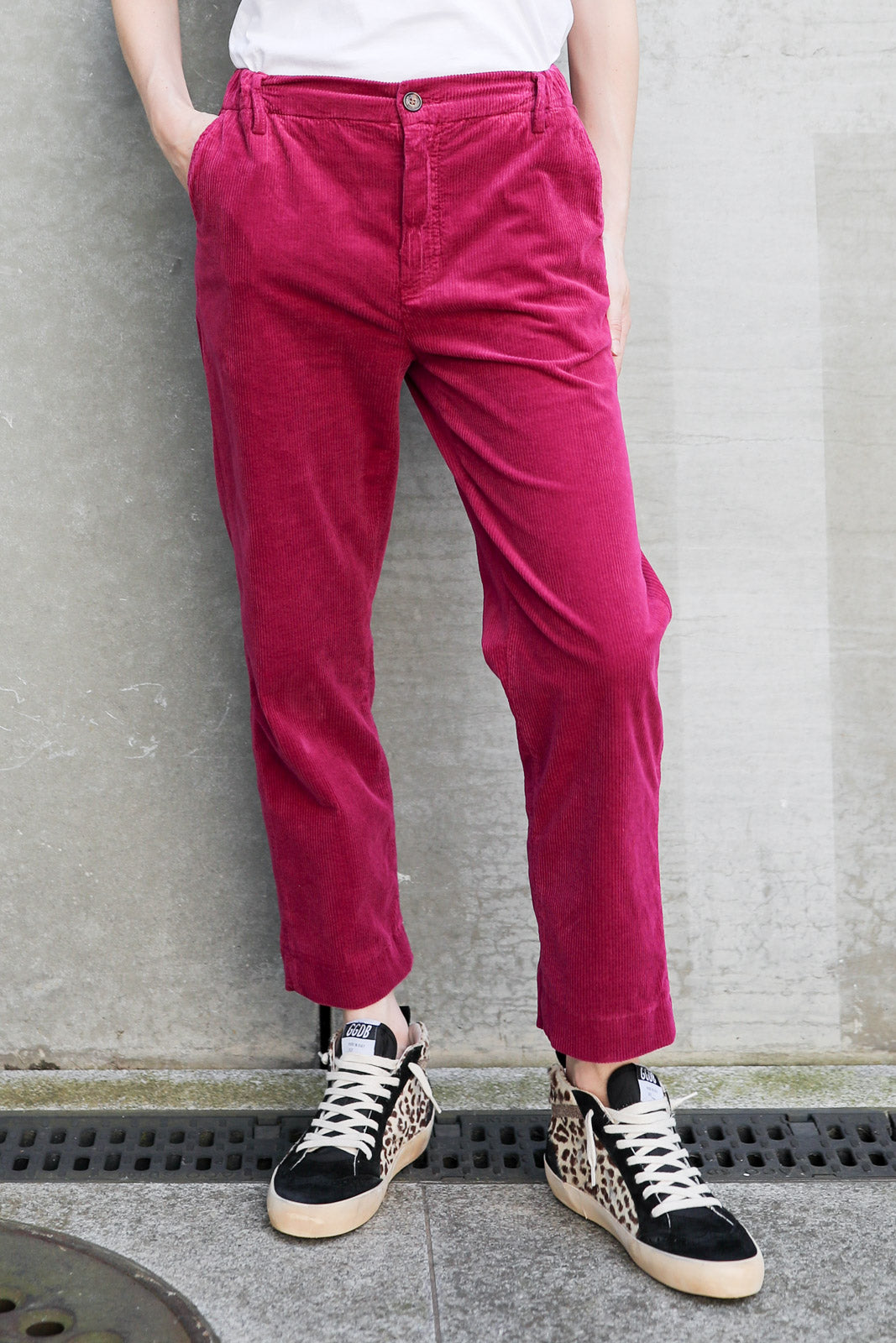 Clyde trousers in corduroy in Ruby