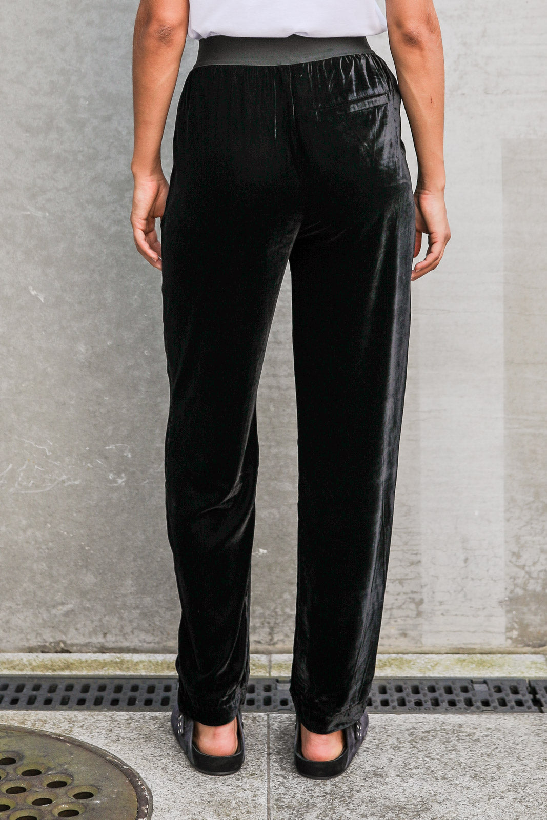 Amalfie velvet trousers in black