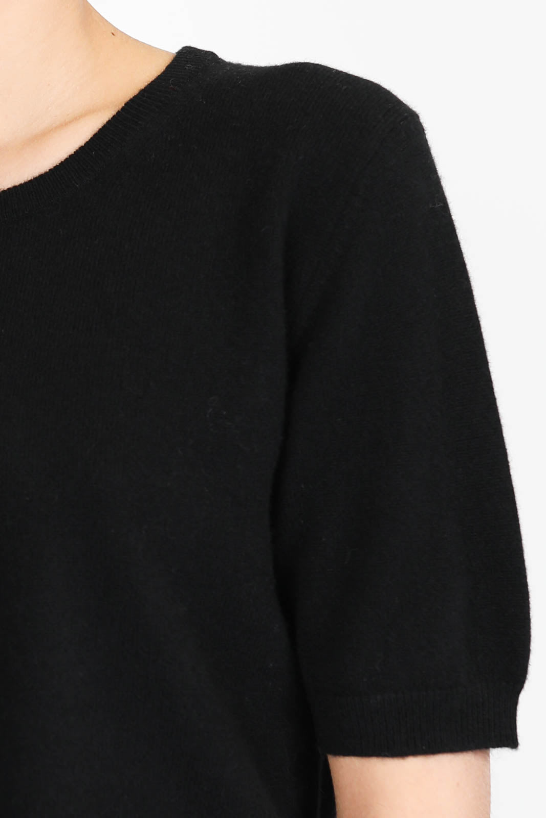 Cashmere sweater in black