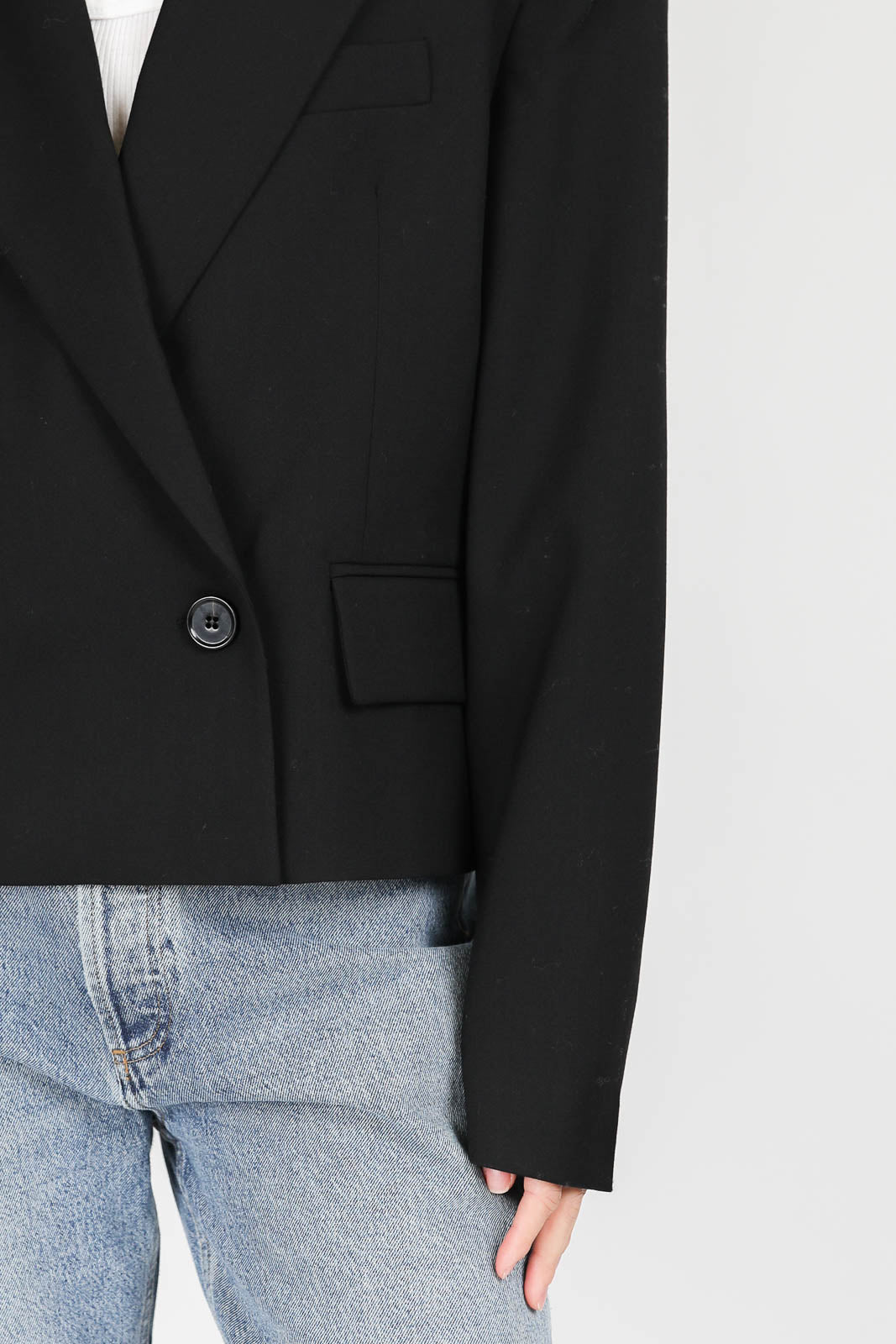 Callie Cropped blazer in black