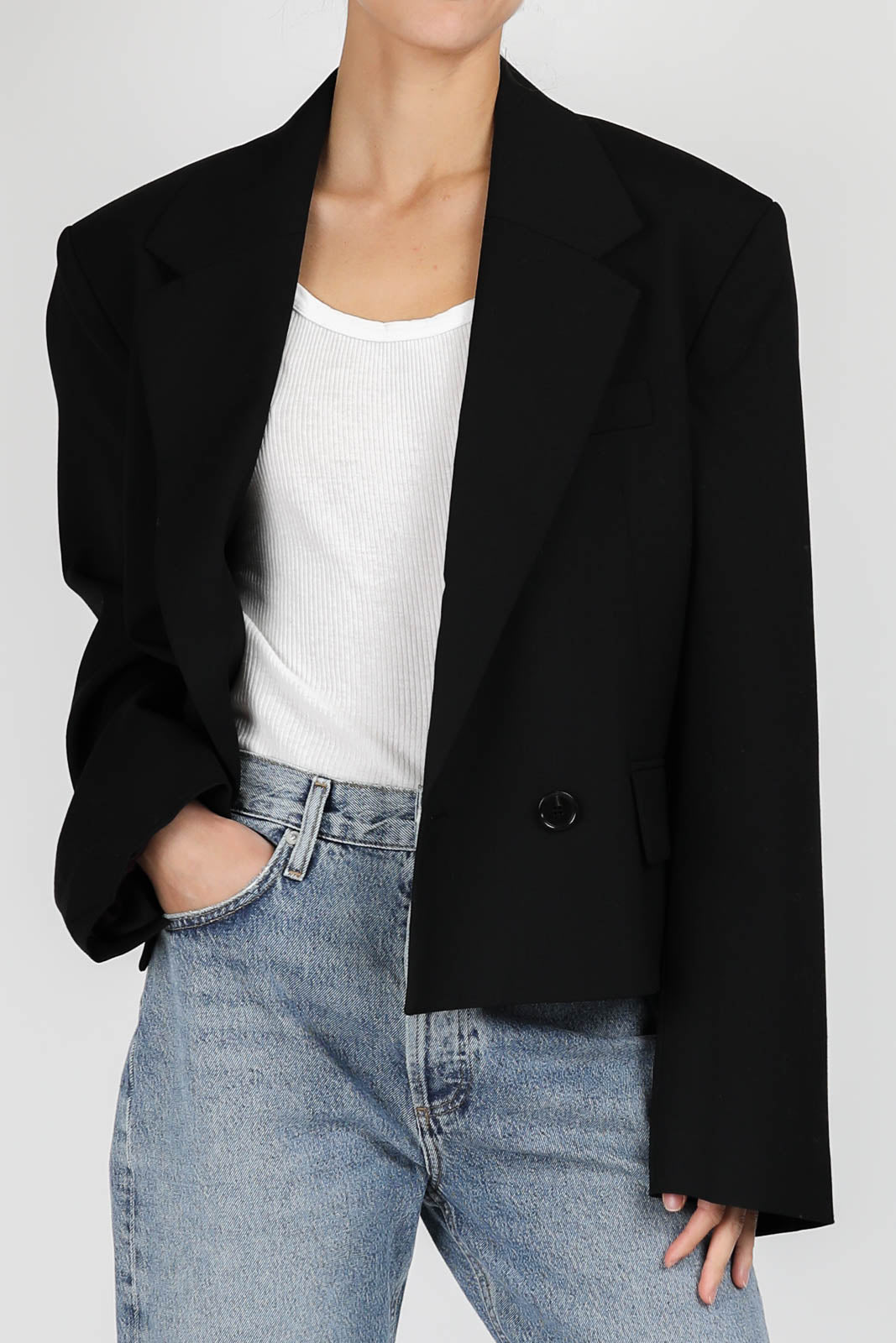 Callie Cropped blazer in black