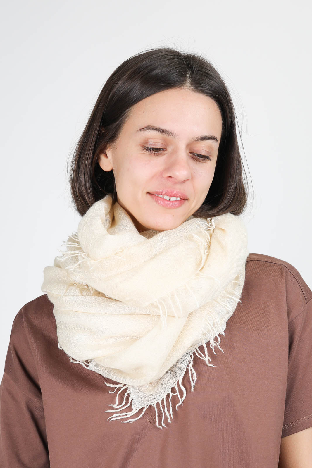 Enry scarf in ecru/beige