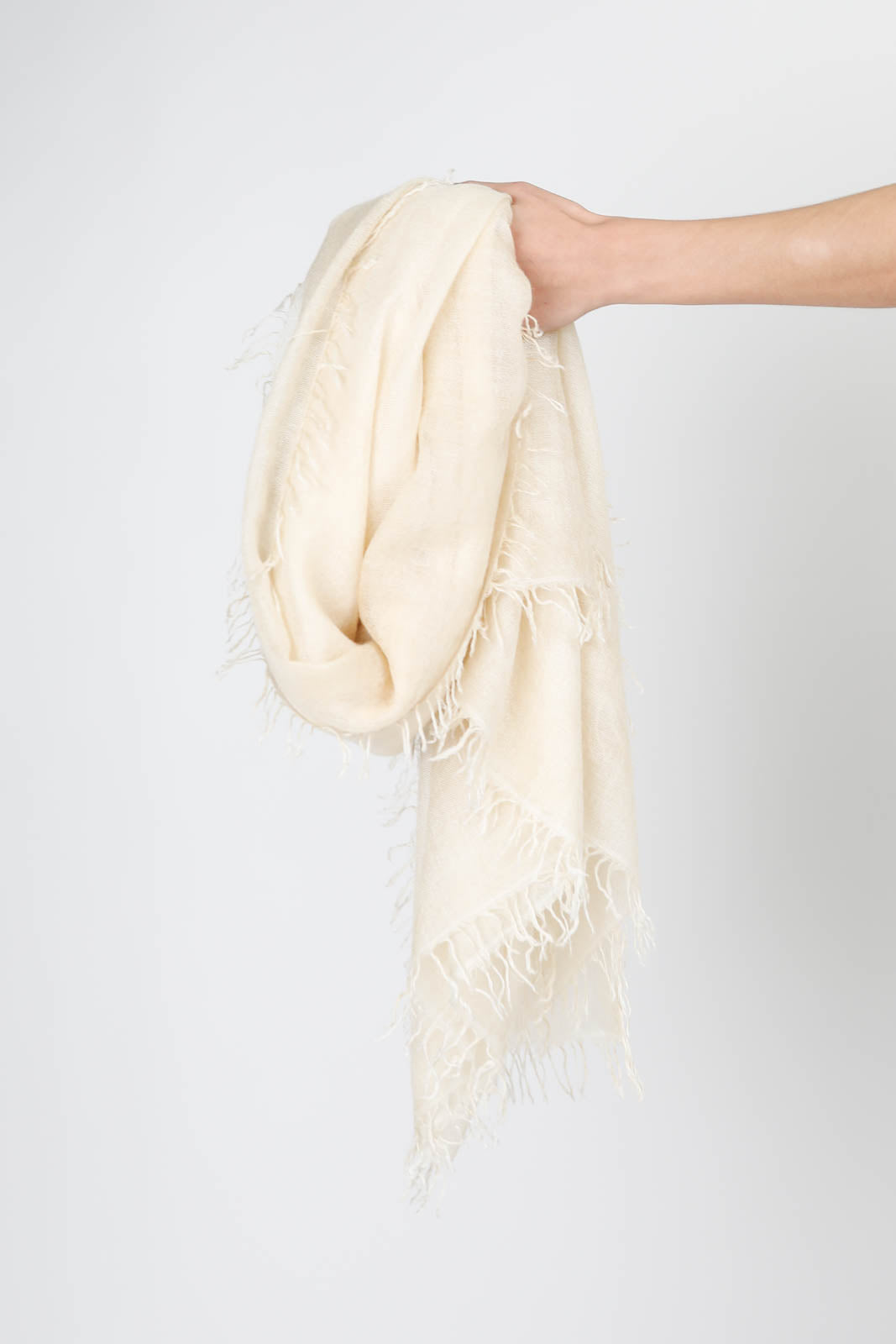 Enry scarf in ecru/beige