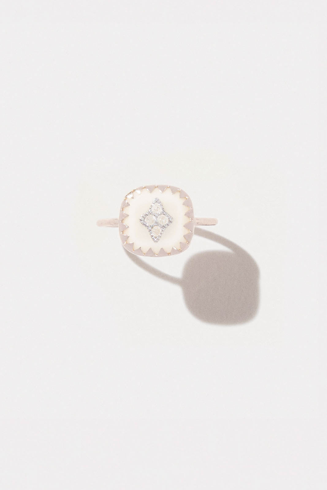 Pierrot ring in blanc diamond