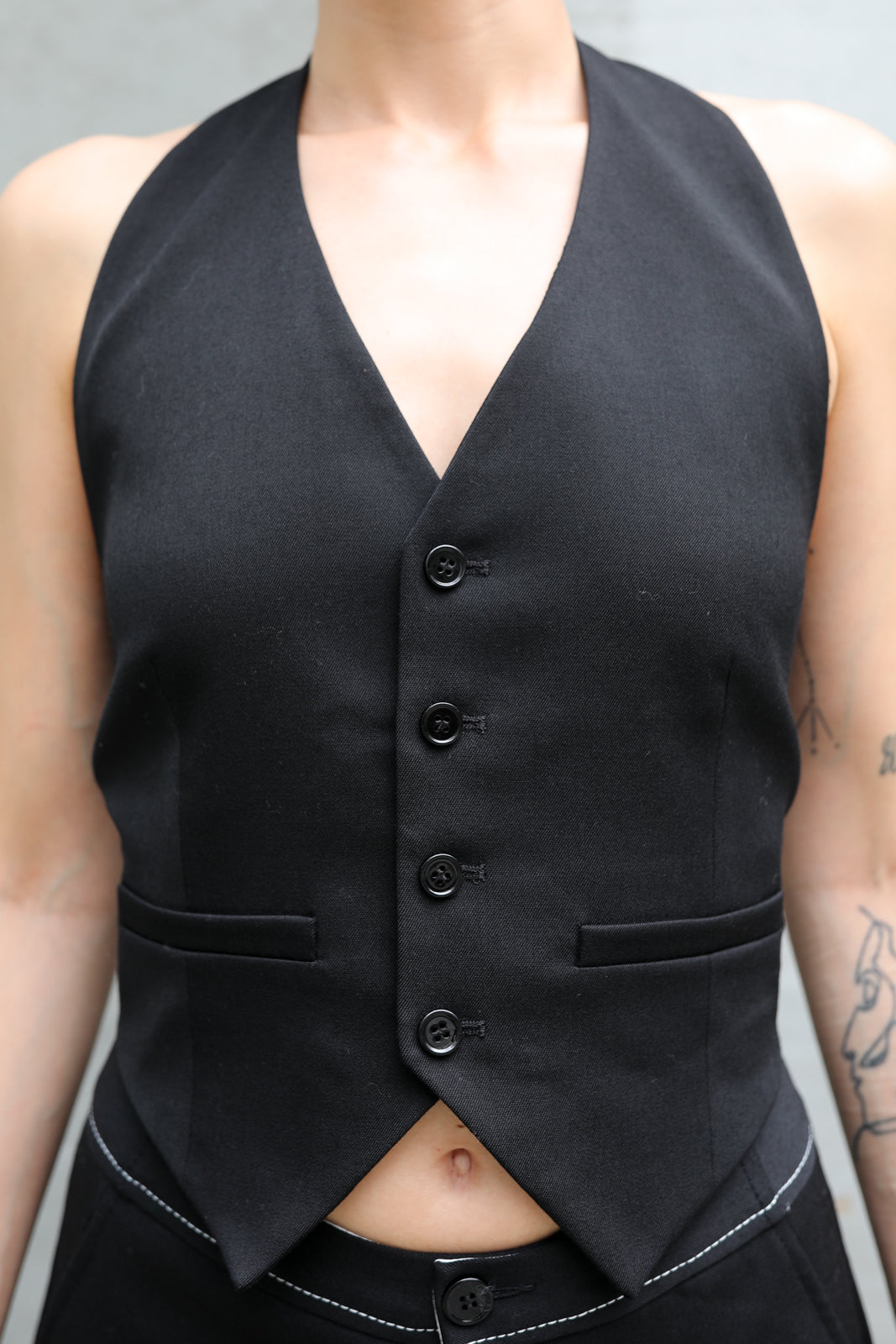 Backless vest in black