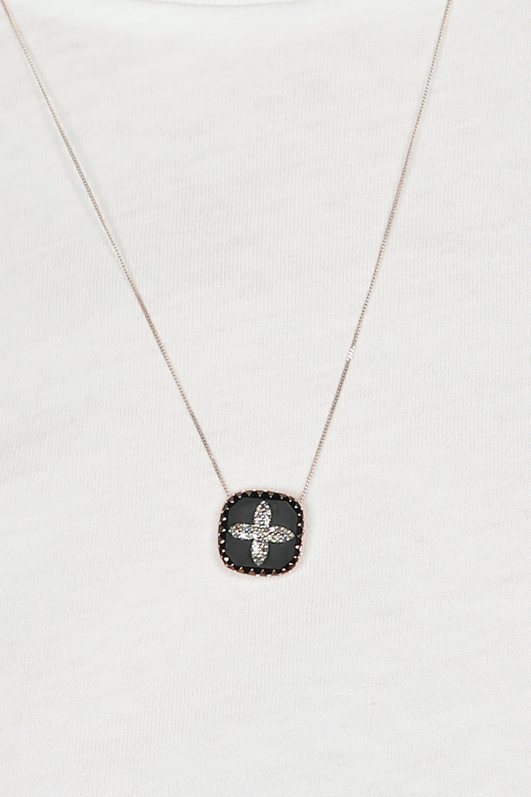 Bowie necklace in noir diamond