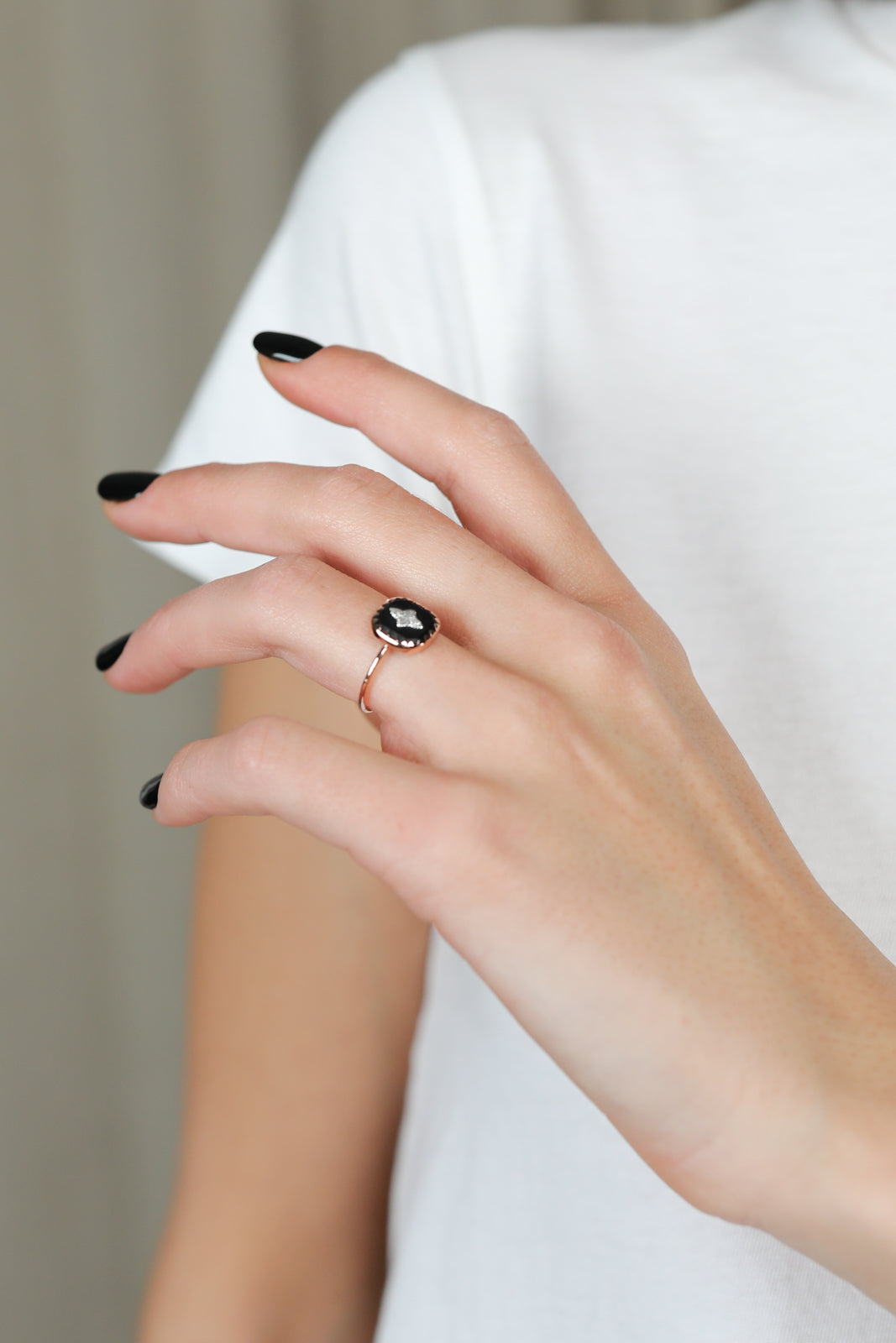 Pierrot ring in black