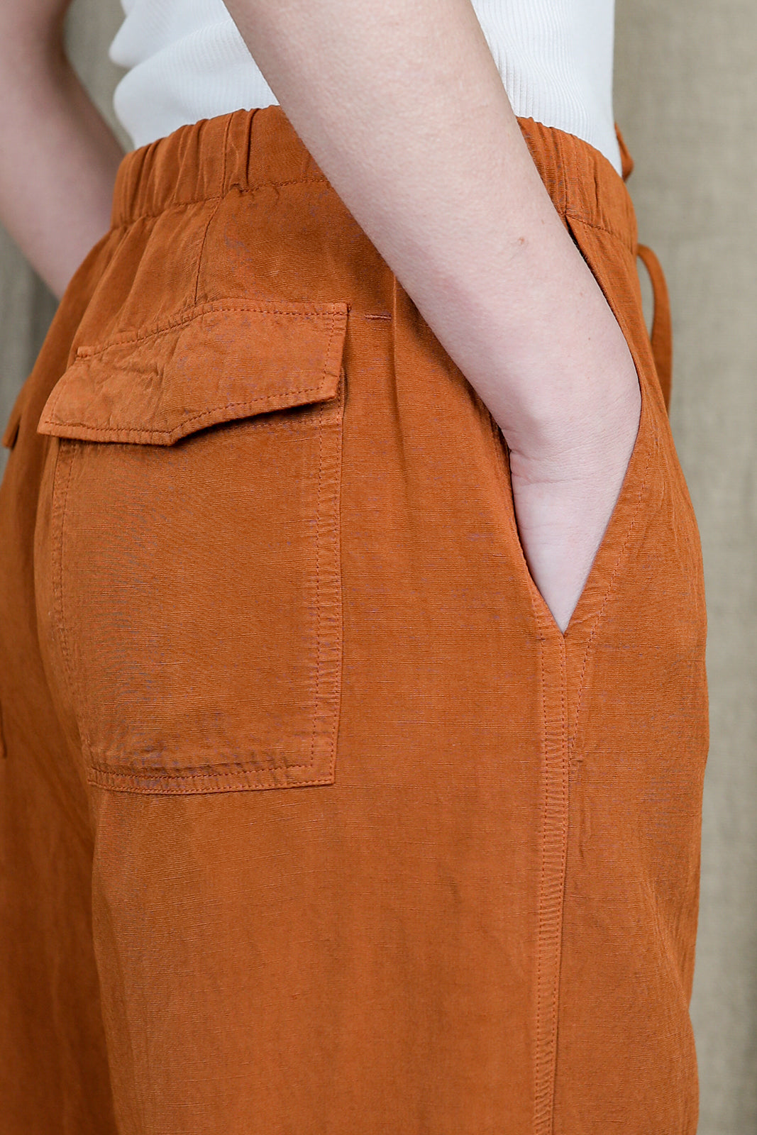 Wide-leg trousers in terracotta