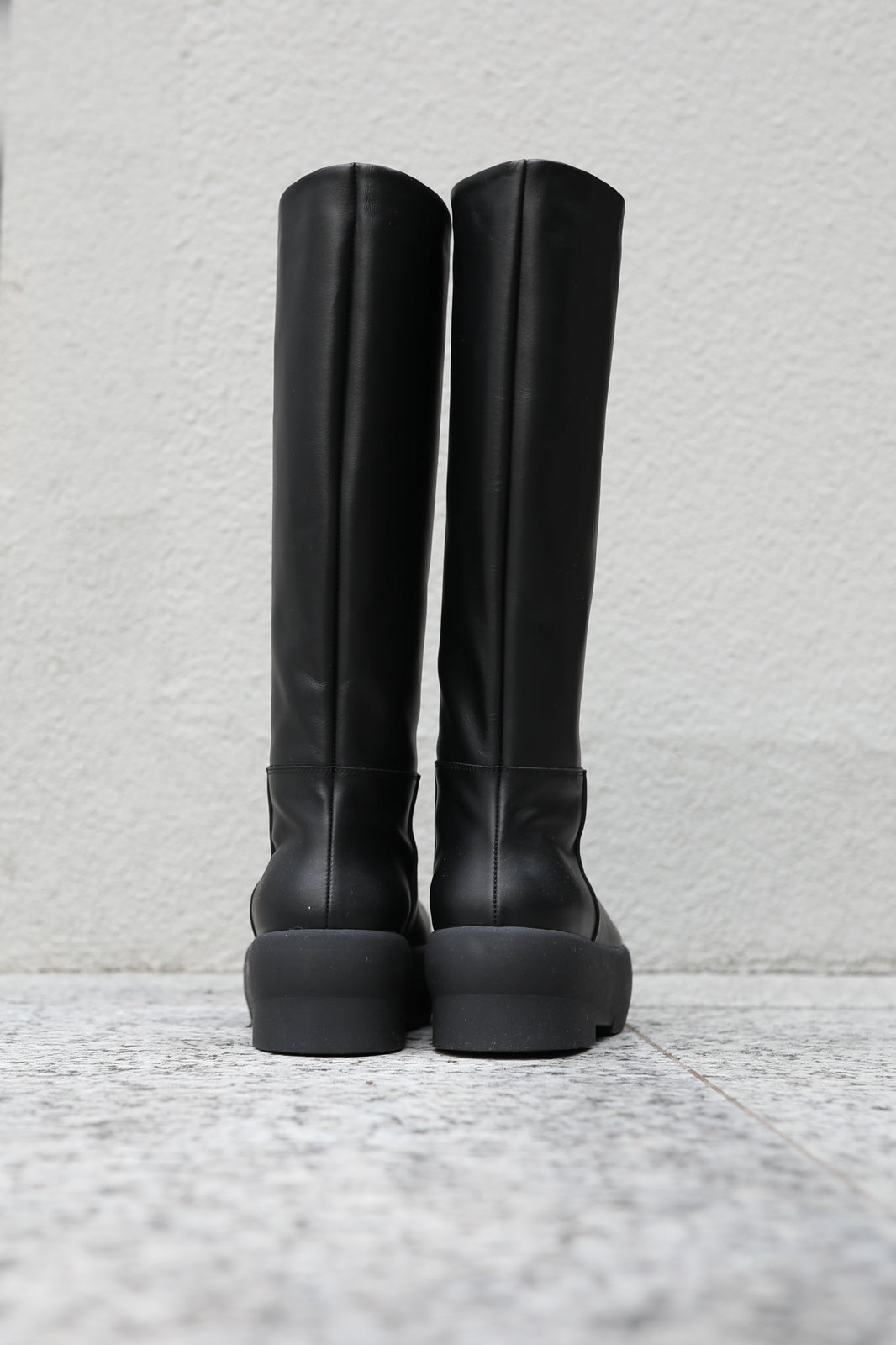 Gia 16 boots in black