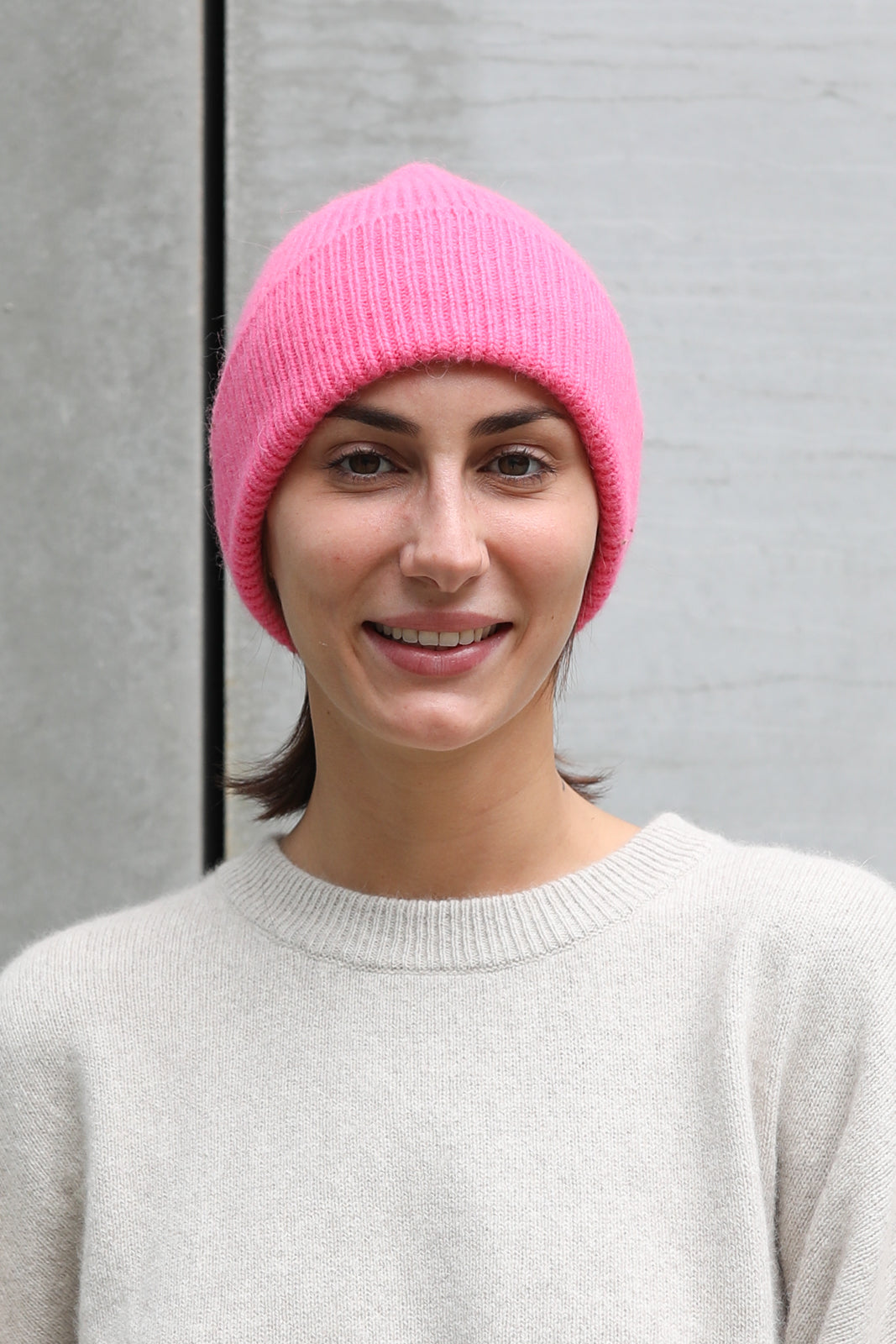 Knitted beanie in bubble gum