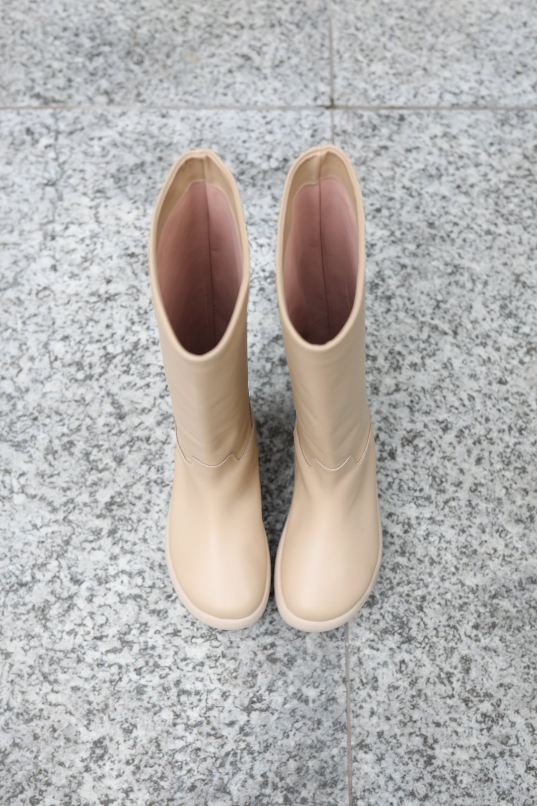 Gia 16 boots in Oatmilk