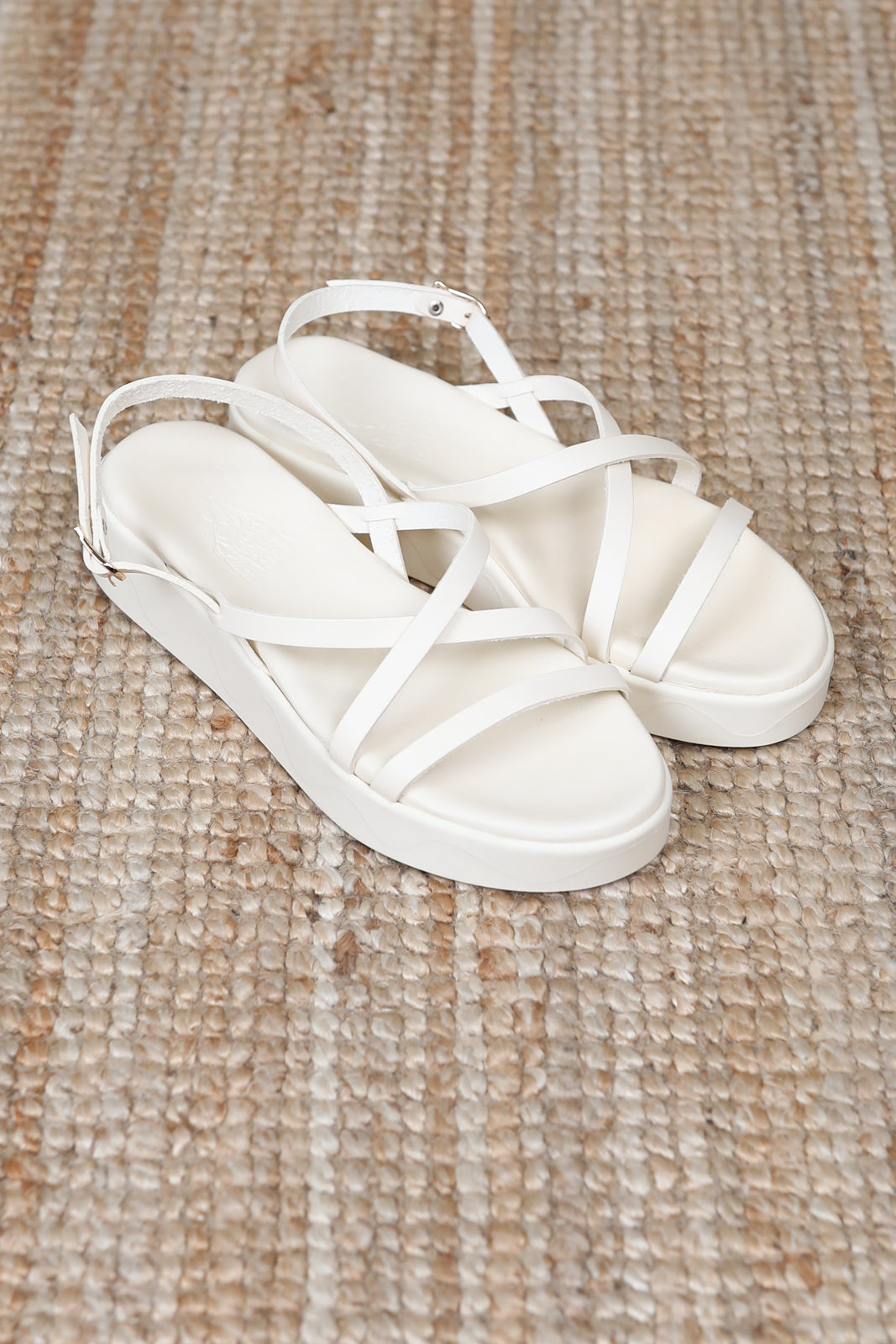 Silia sandals in off white