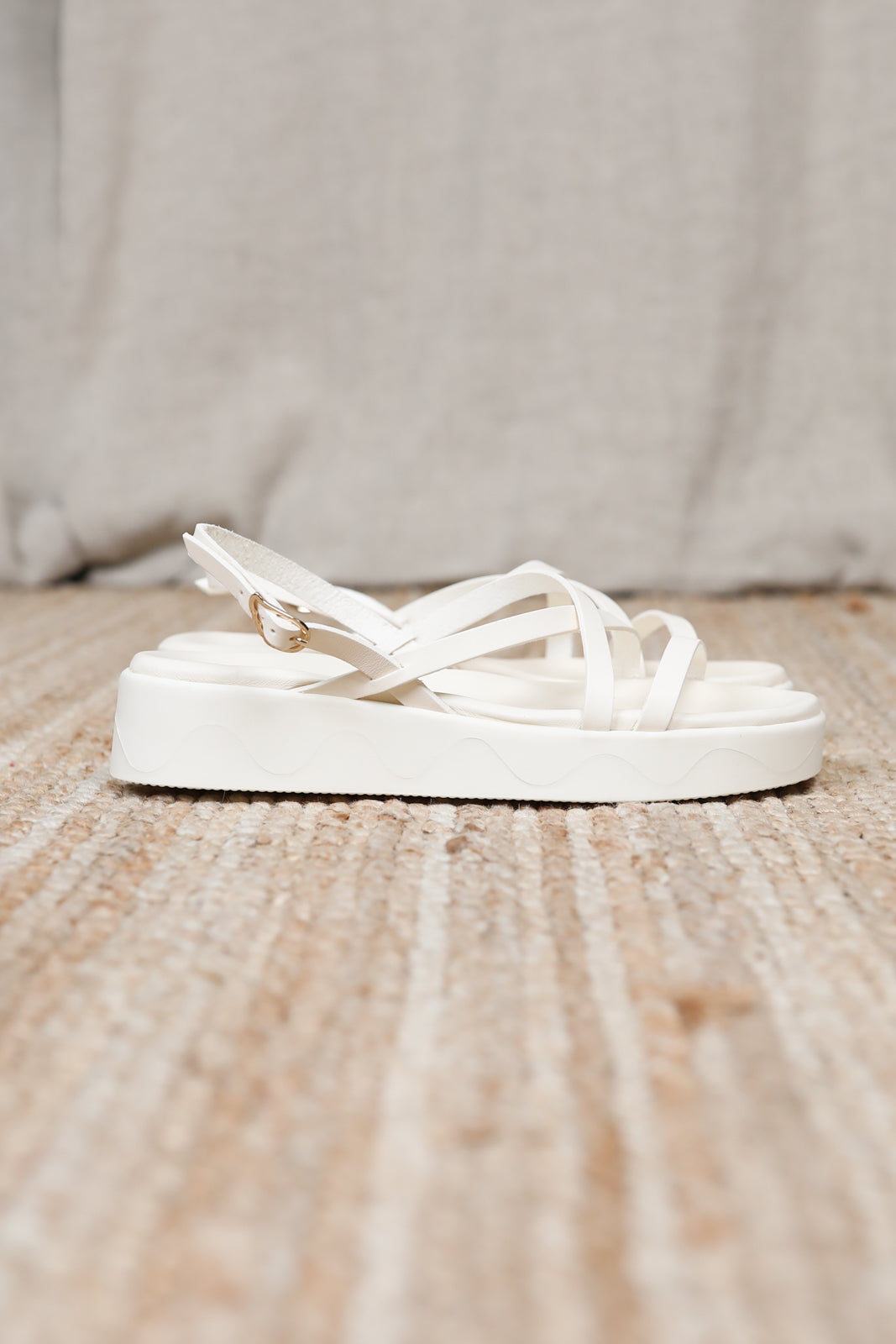 Silia sandals in off white