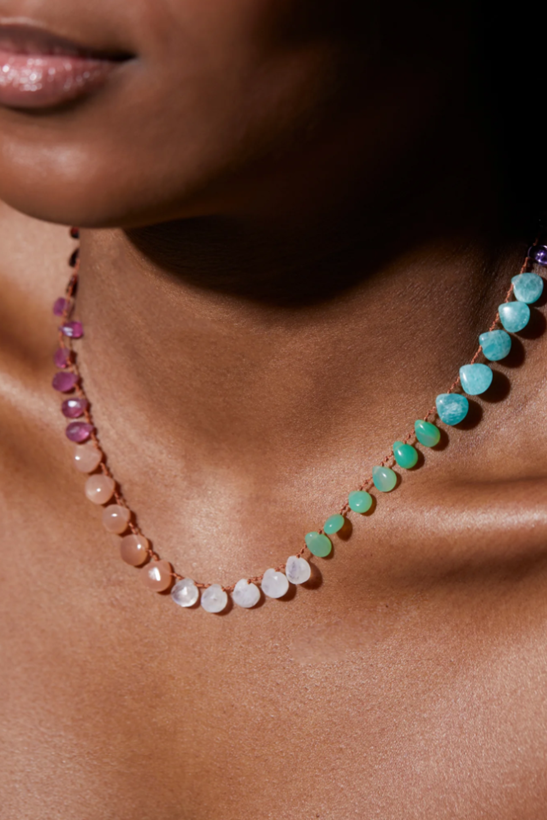 Collier Rainbow avec pierres en multicolore