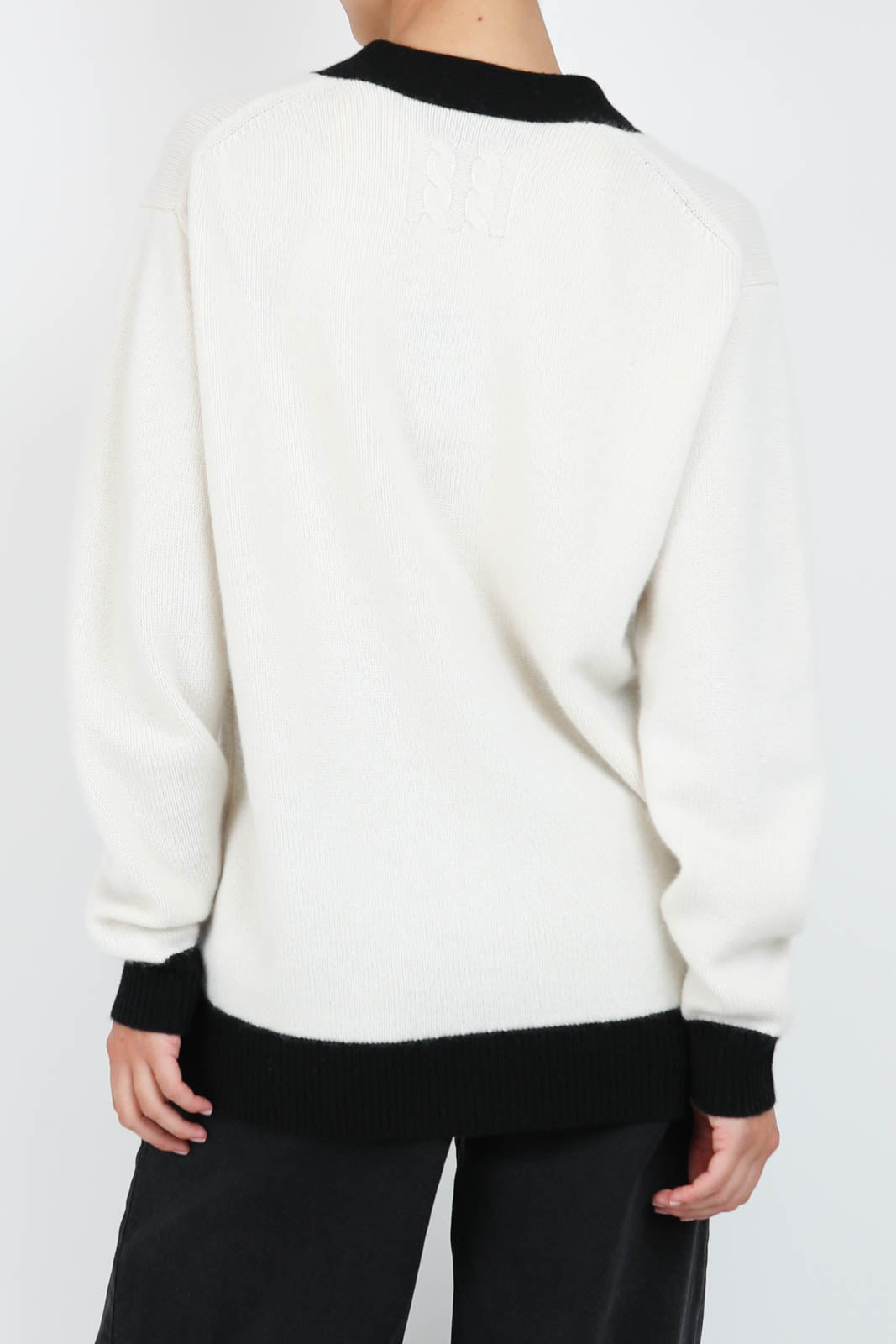 Cardigan Neshat en Ivory/Black