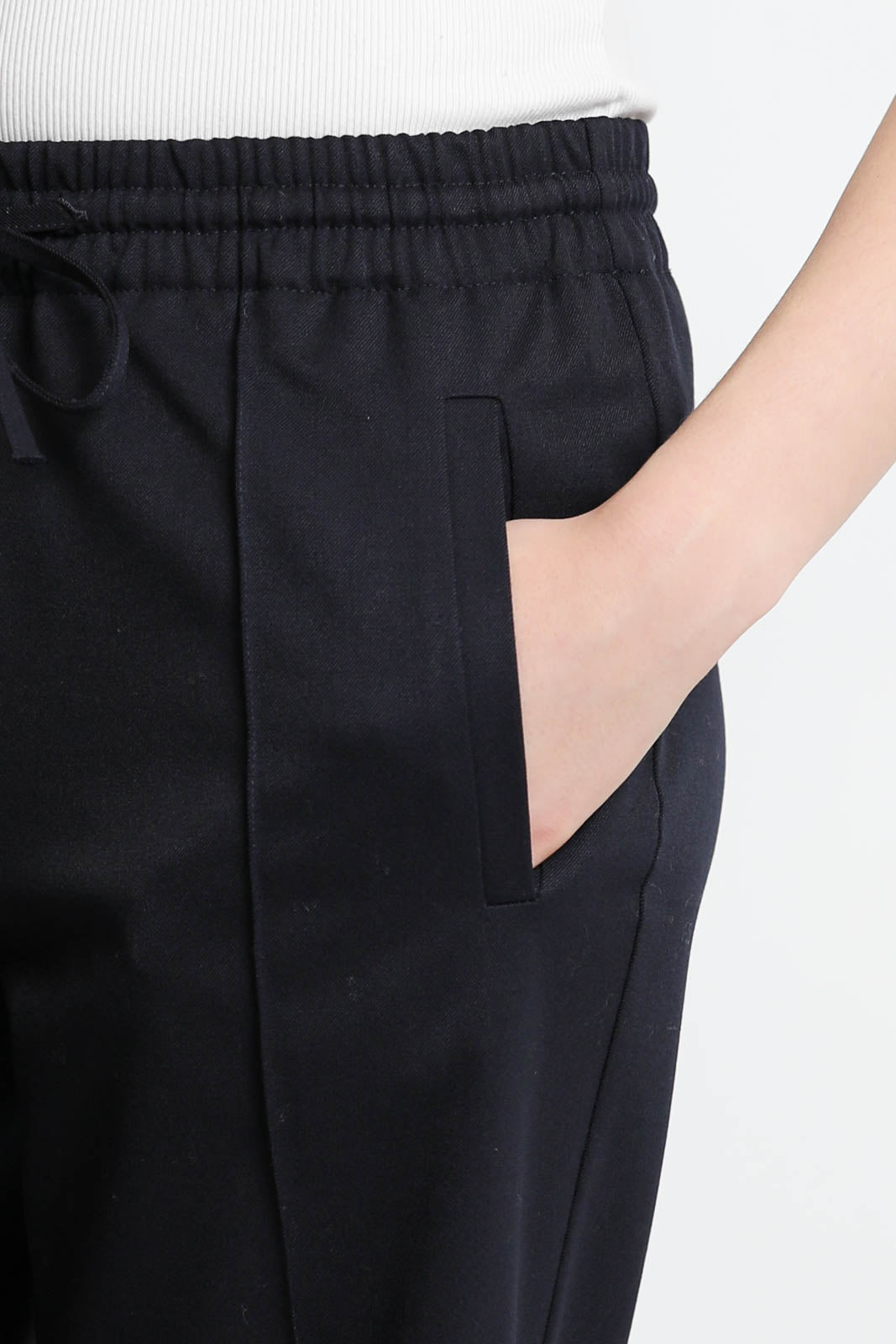 Vestibule Garderobe, pantalon Essential en bleu marine