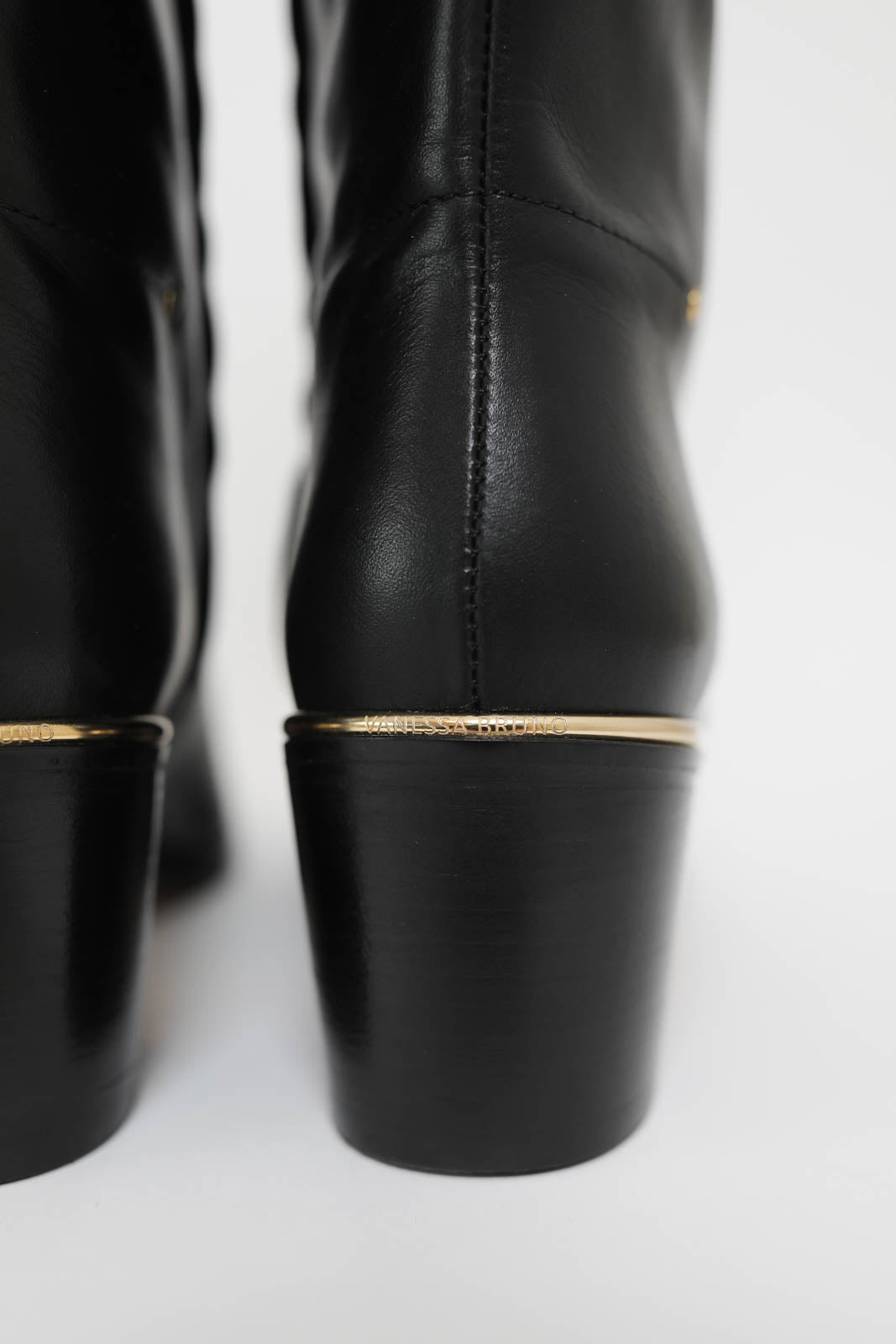 Vanessa Bruno, Bottes en cuir noir