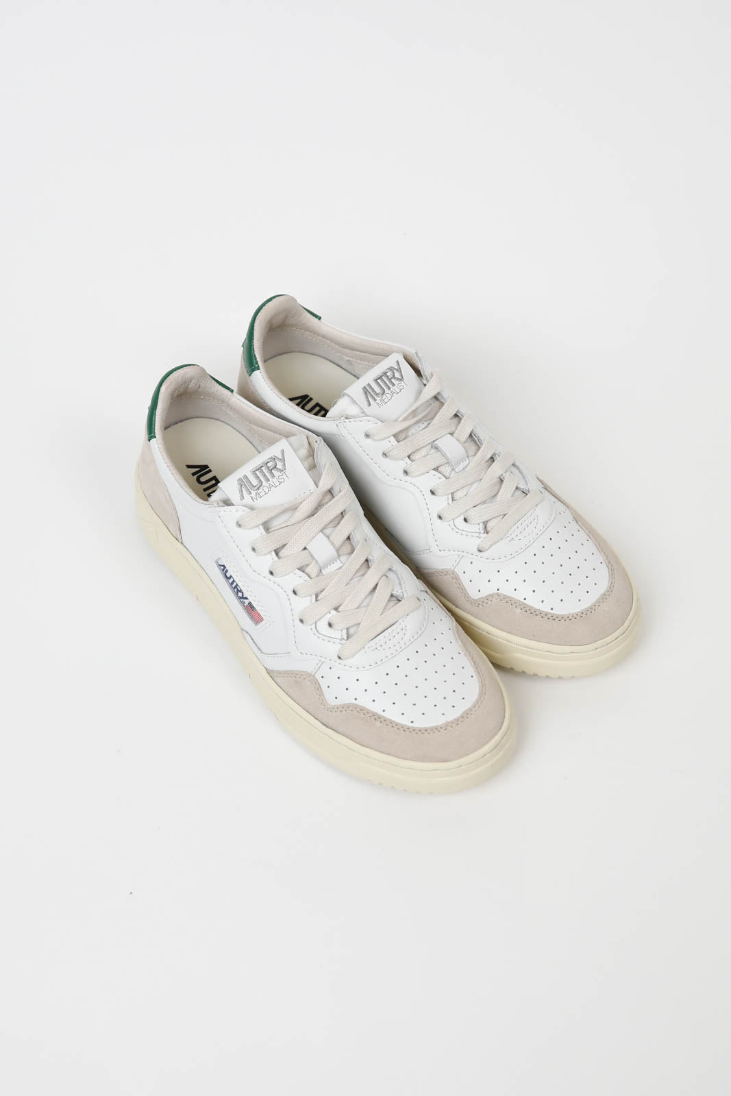 Baskets Medalist Low Suede White/Amaz