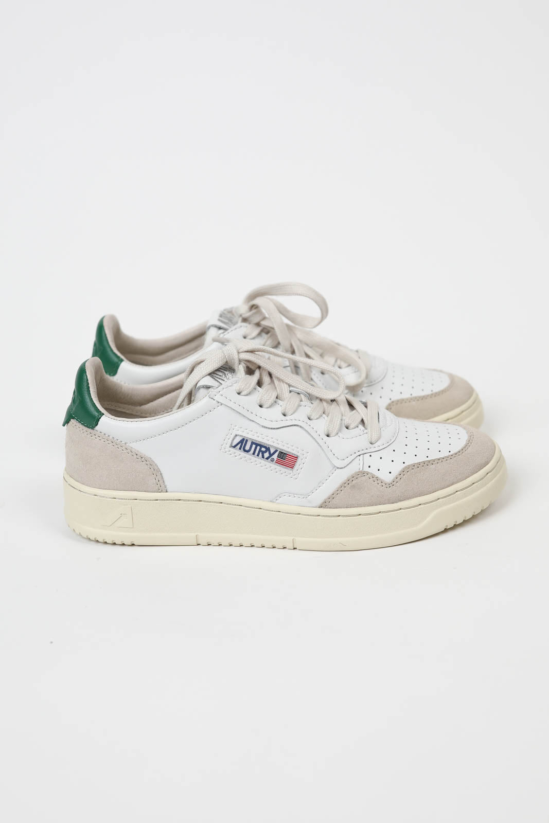 Baskets Medalist Low Suede White/Amaz