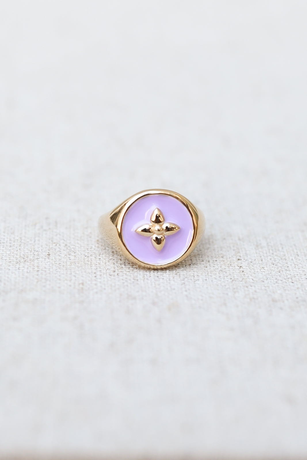 Bague Chevalière Croisette en violet