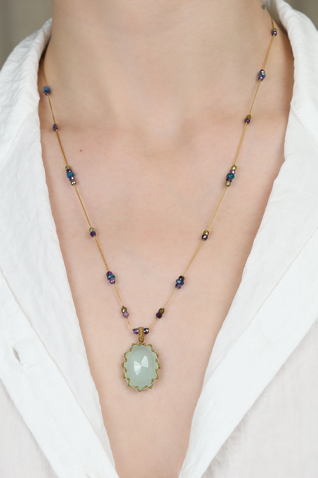 Collier Tibet en calcédoine bleue