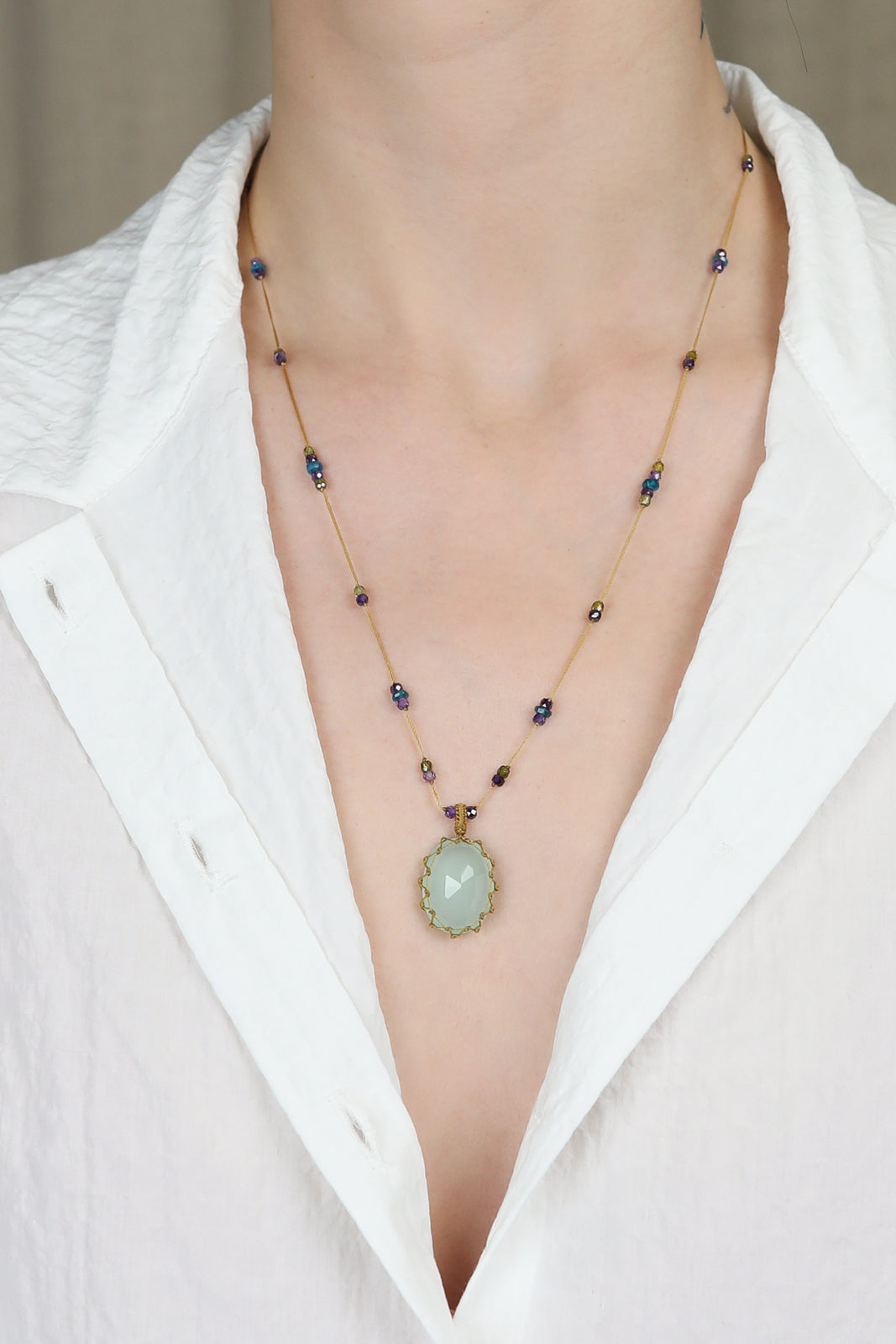 Collier Tibet en calcédoine bleue