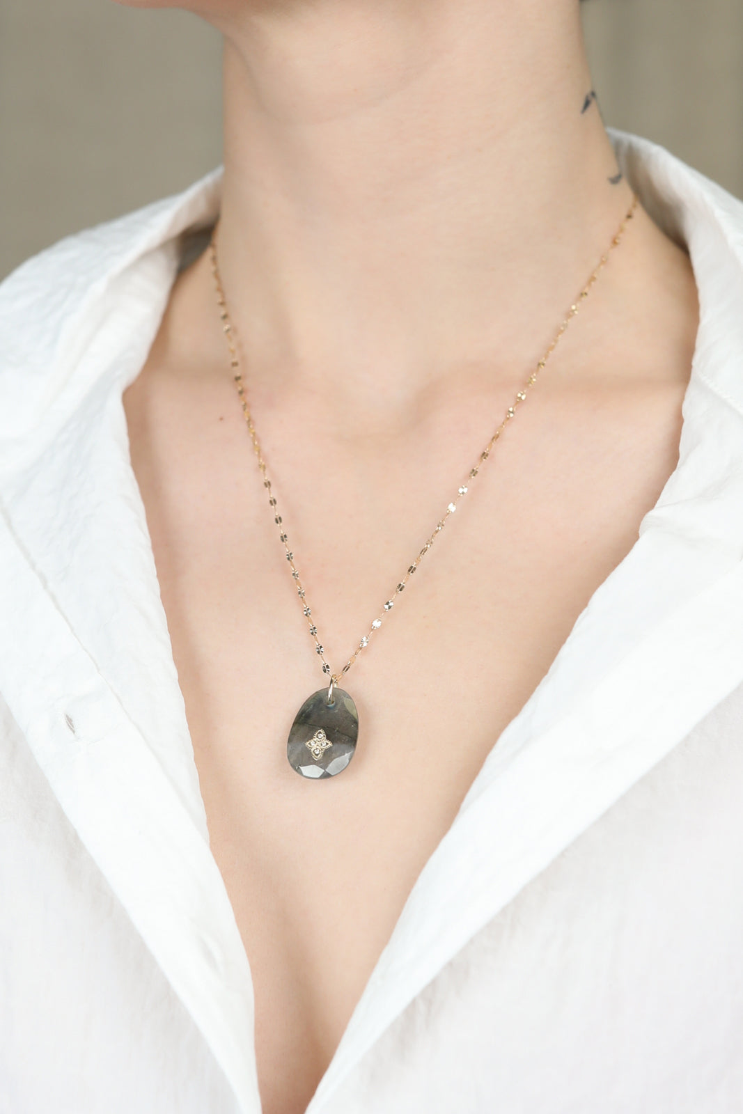 Collier Gaia n° 1 en labradorite